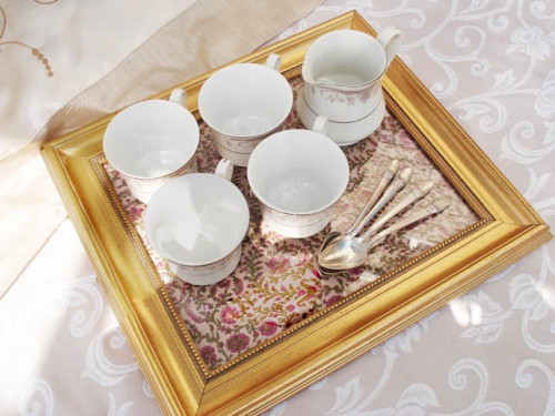 turn-old-picture-frames-into-serving-trays-500x375.jpg